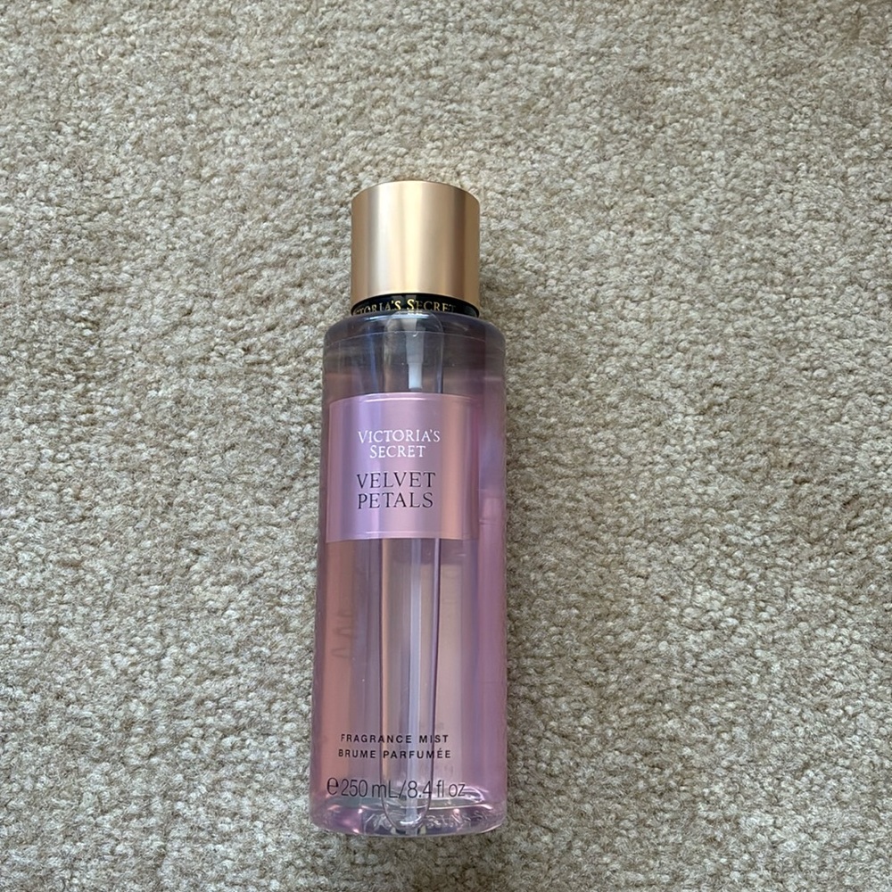 VS Velvet Petals